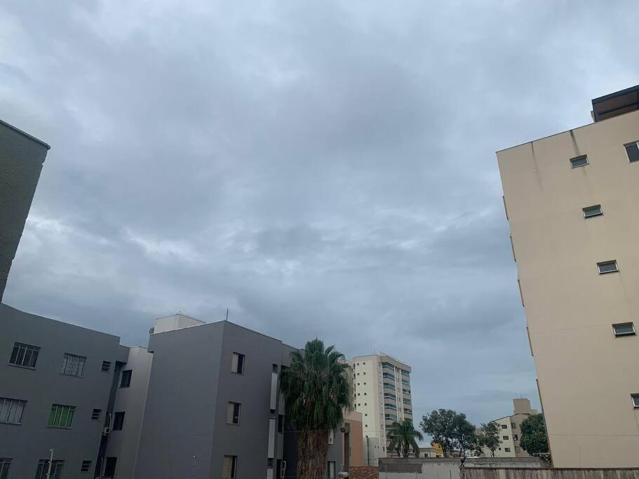 Apartamento Inteiro No Bairro Santa Monica Uberlândia Eksteriør bilde